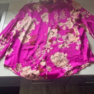 Brand new never worn Zara floral silk top.